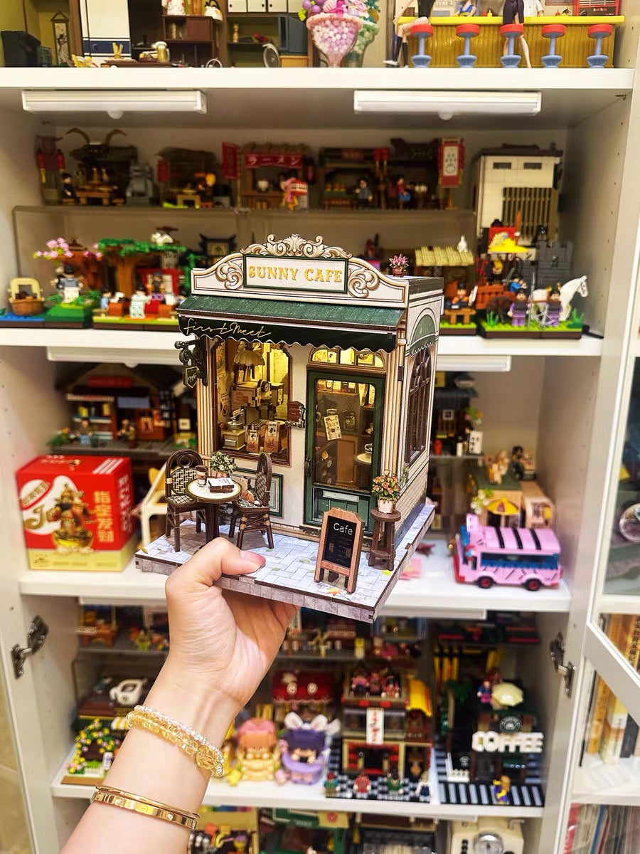 Sunny Café Miniature Shop Kit