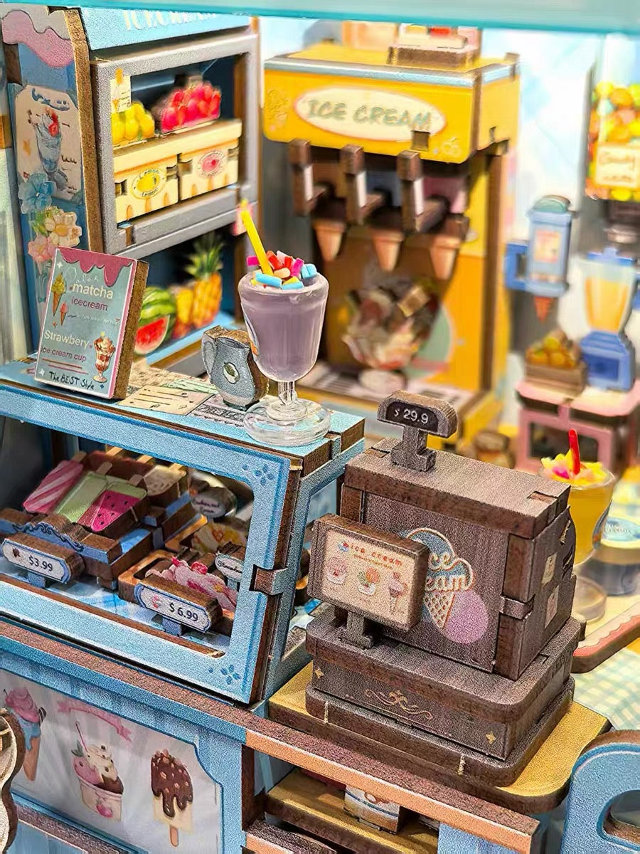 Bella’s Ice Cream – Ice Cream Shop Miniature Room Kit
