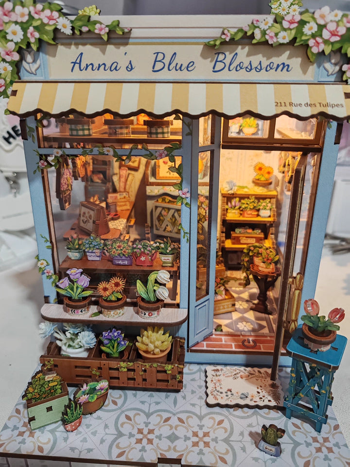 Anna’s Blue Blossom – Flower Shop Miniature Room Kit